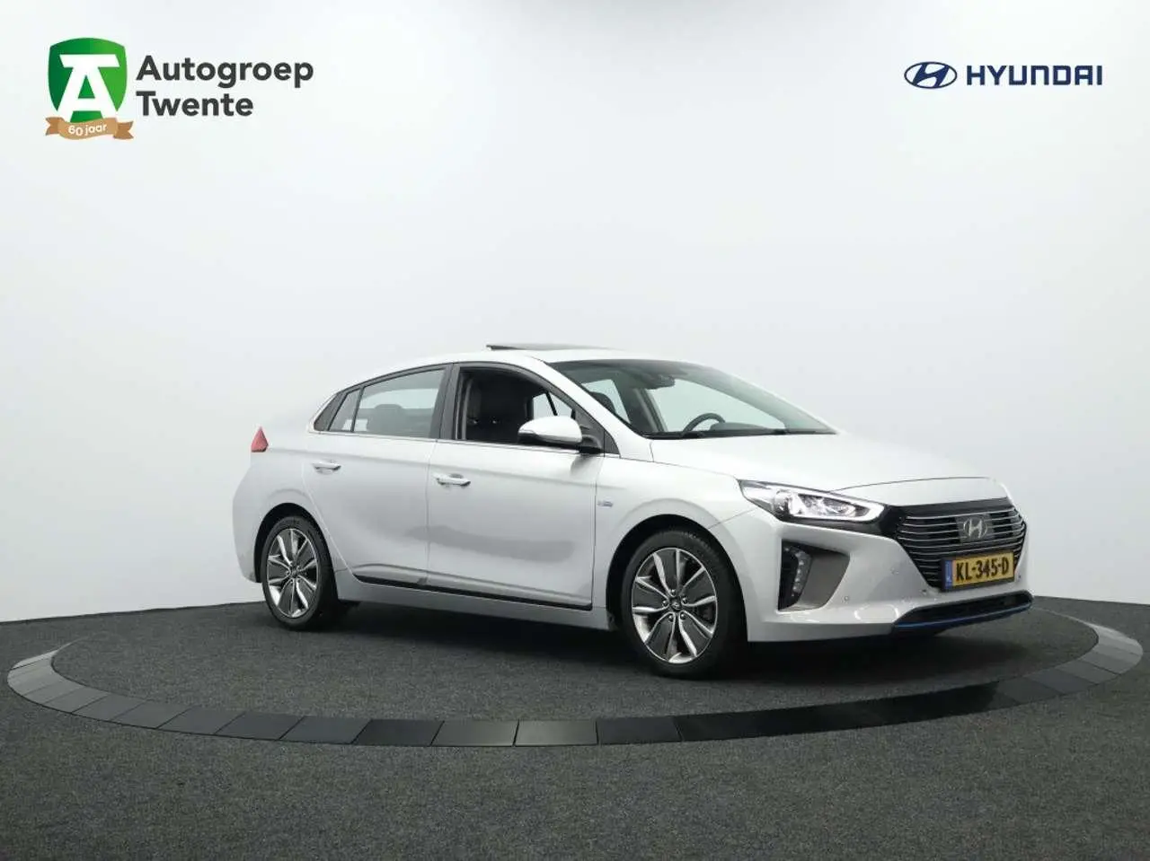 Photo 1 : Hyundai Ioniq 2016 Hybrid