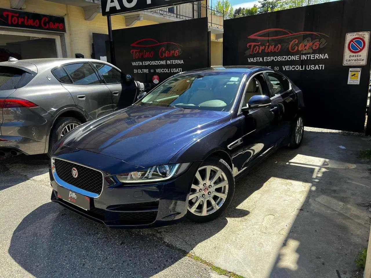 Photo 1 : Jaguar Xe 2015 Diesel