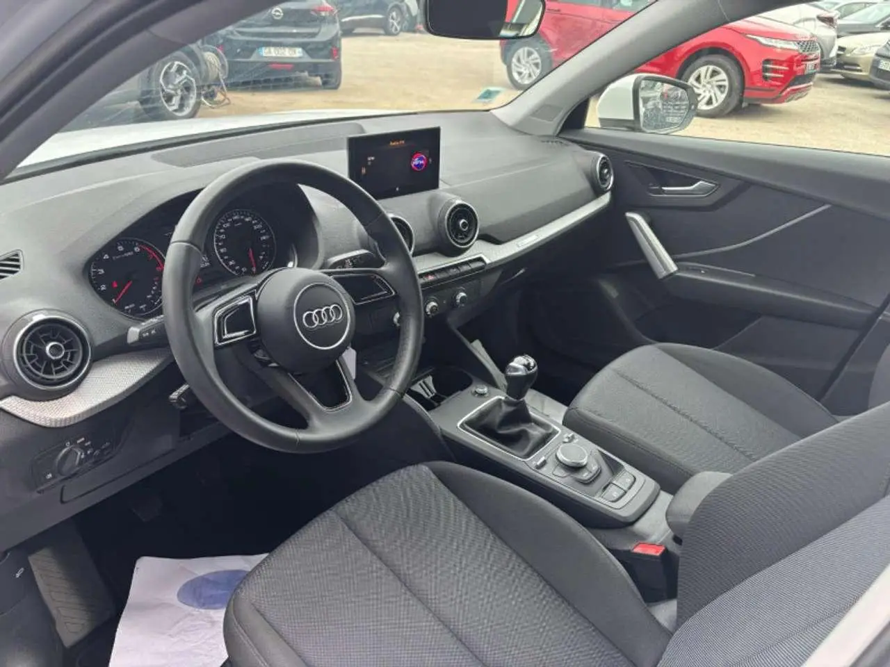 Photo 1 : Audi Q2 2023 Petrol