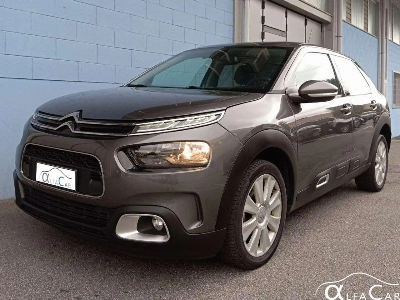 Photo 1 : Citroen C4 2020 Petrol