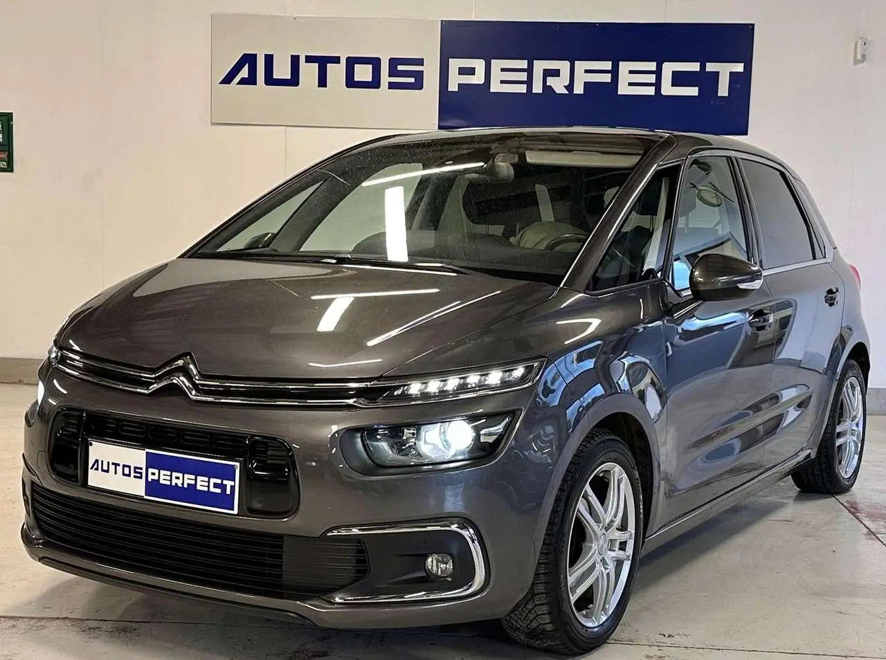 Photo 1 : Citroen C4 2019 Petrol