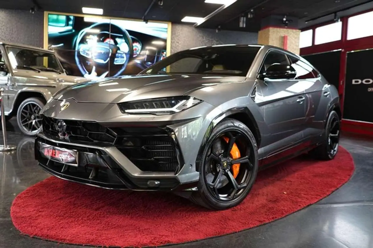 Photo 1 : Lamborghini Urus 2018 Essence