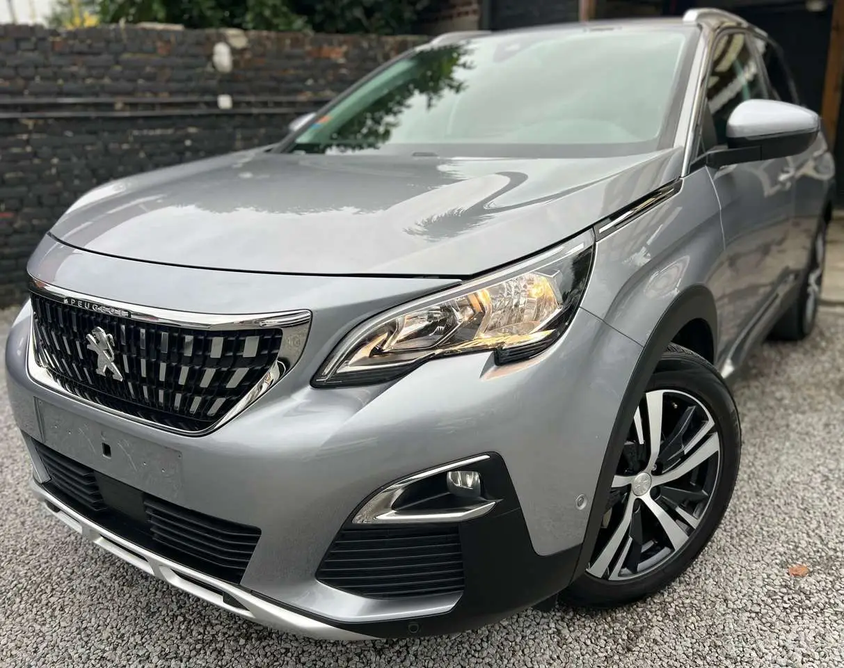 Photo 1 : Peugeot 3008 2017 Petrol