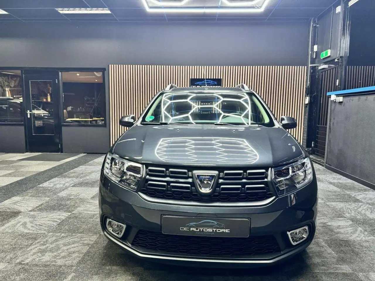 Photo 1 : Dacia Logan 2018 Essence