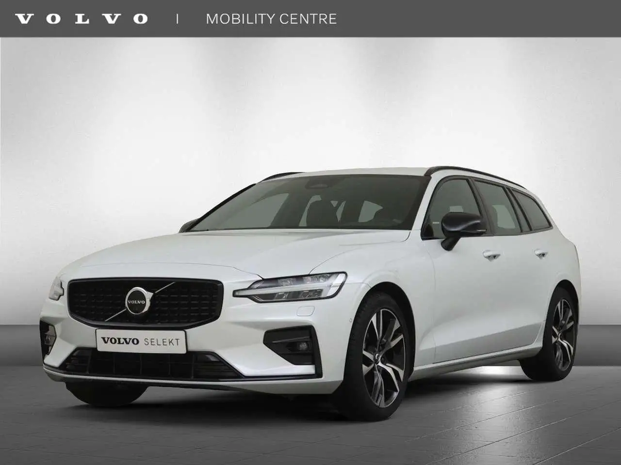 Photo 1 : Volvo V60 2023 Essence