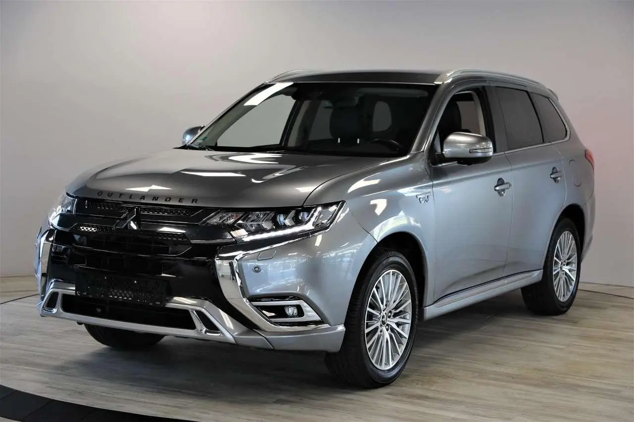 Photo 1 : Mitsubishi Outlander 2019 Hybrid