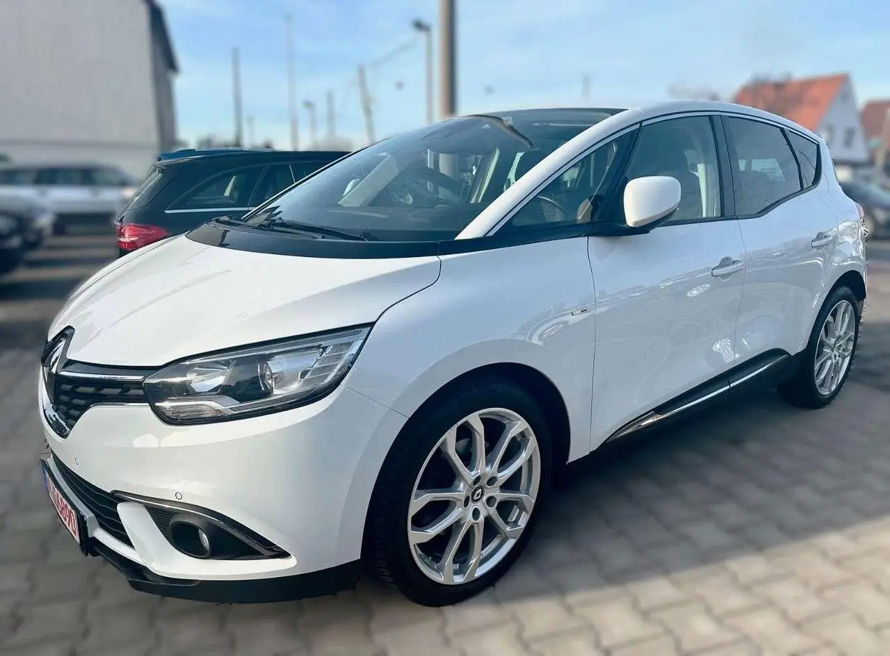 Photo 1 : Renault Scenic 2018 Essence