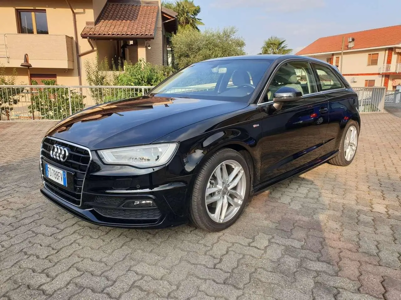 Photo 1 : Audi A3 2016 Petrol