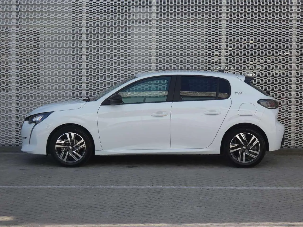 Photo 1 : Peugeot 208 2023 Essence