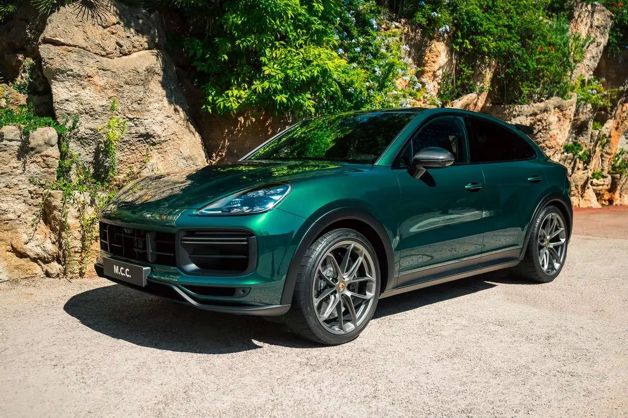 Photo 1 : Porsche Cayenne 2022 Essence