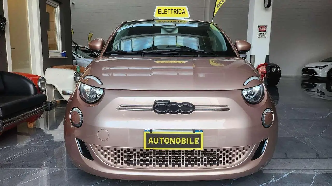 Photo 1 : Fiat 500 2023 Electric