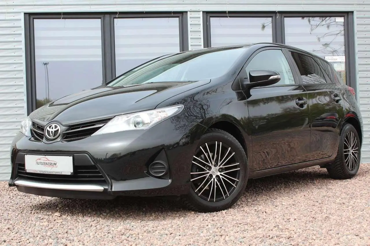 Photo 1 : Toyota Auris 2015 Petrol