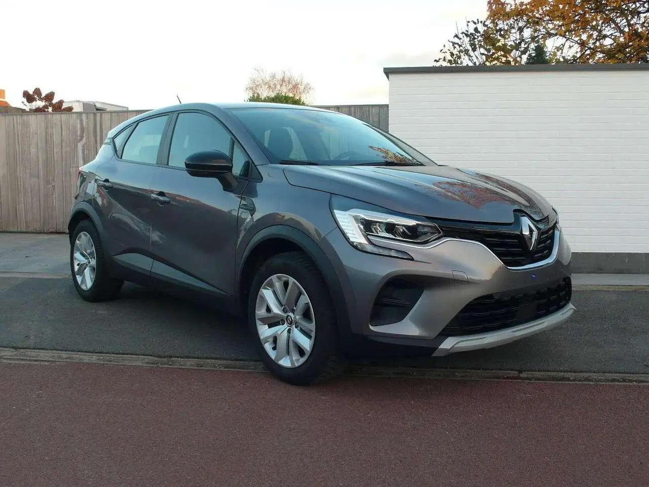 Photo 1 : Renault Captur 2021 Essence