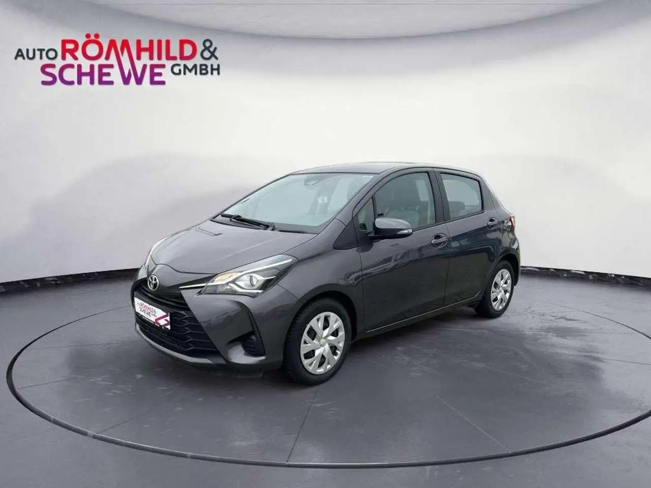 Photo 1 : Toyota Yaris 2018 Petrol