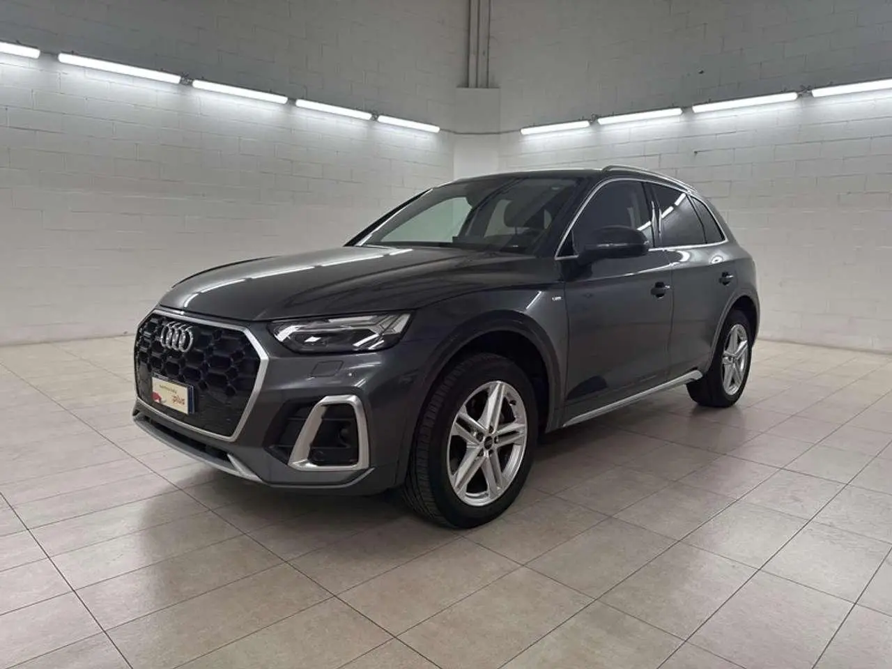 Photo 1 : Audi Q5 2023 Hybride