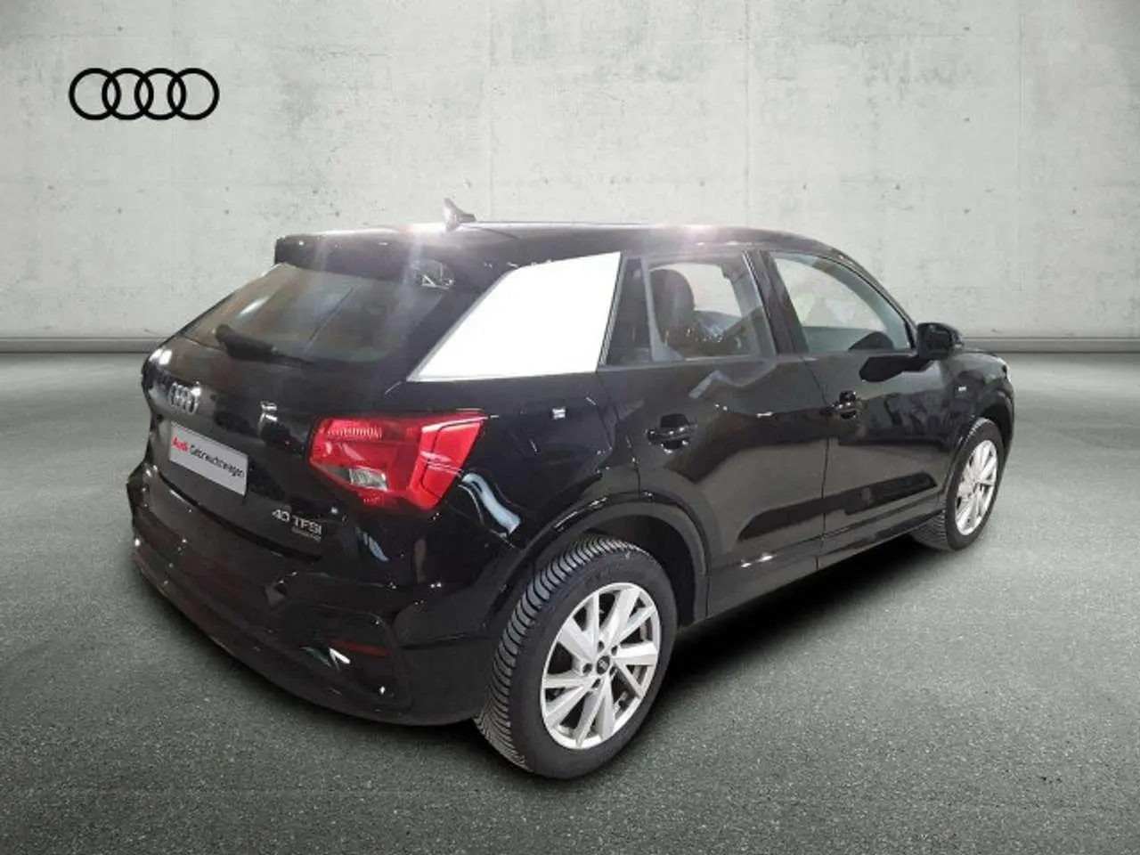 Photo 1 : Audi Q2 2023 Essence