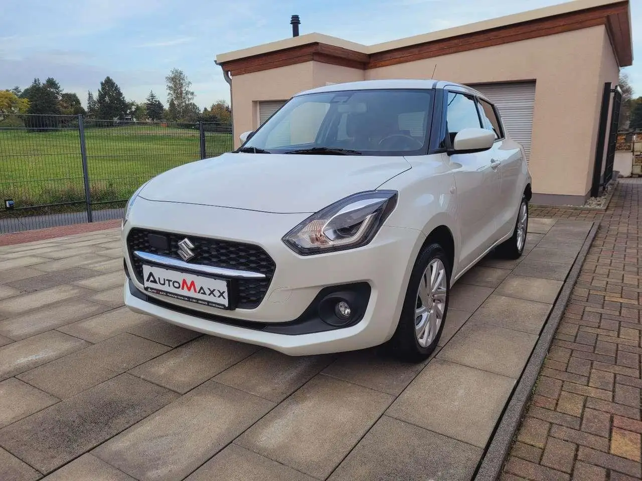 Photo 1 : Suzuki Swift 2021 Petrol