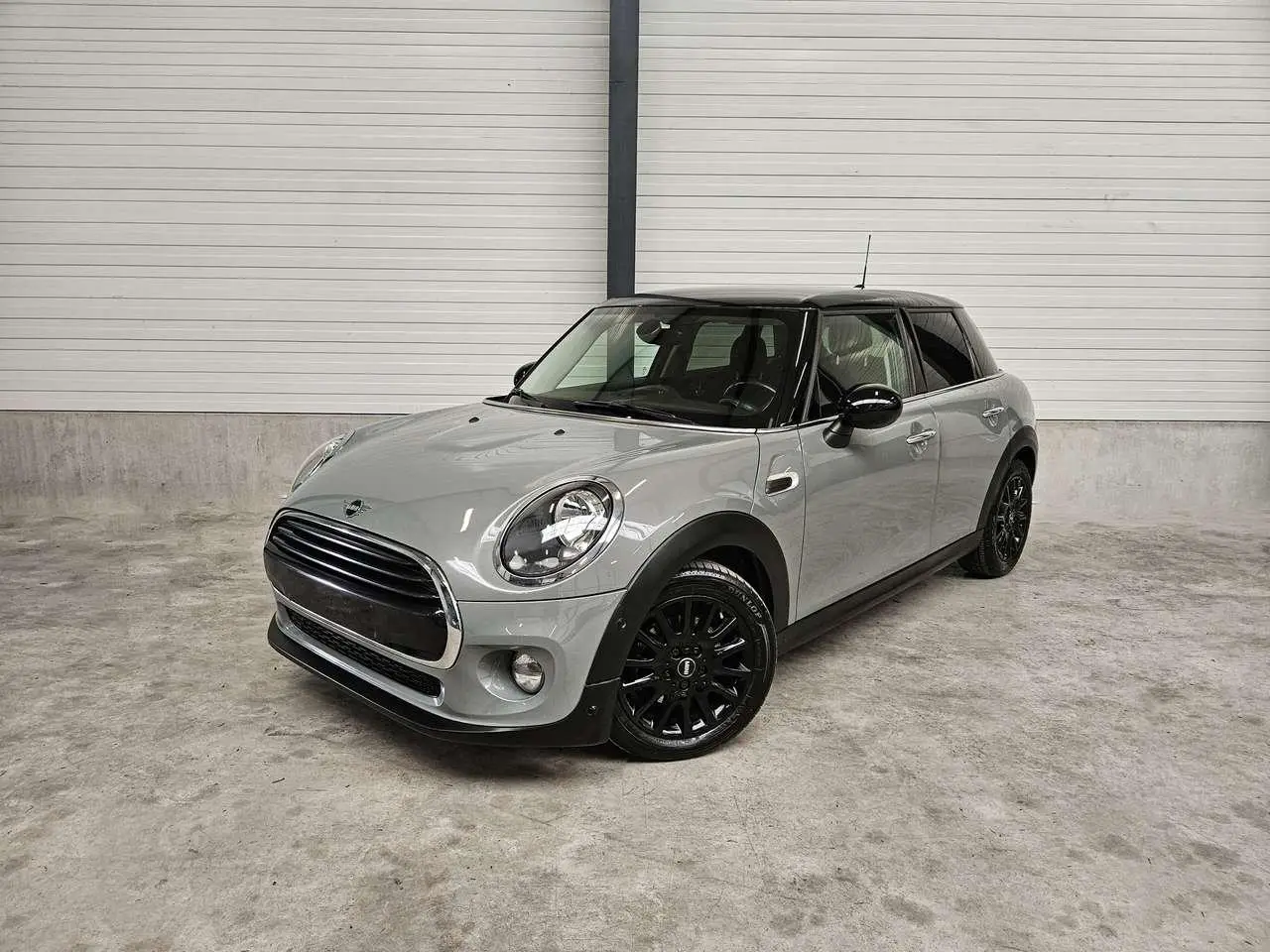 Photo 1 : Mini Cooper 2018 Petrol