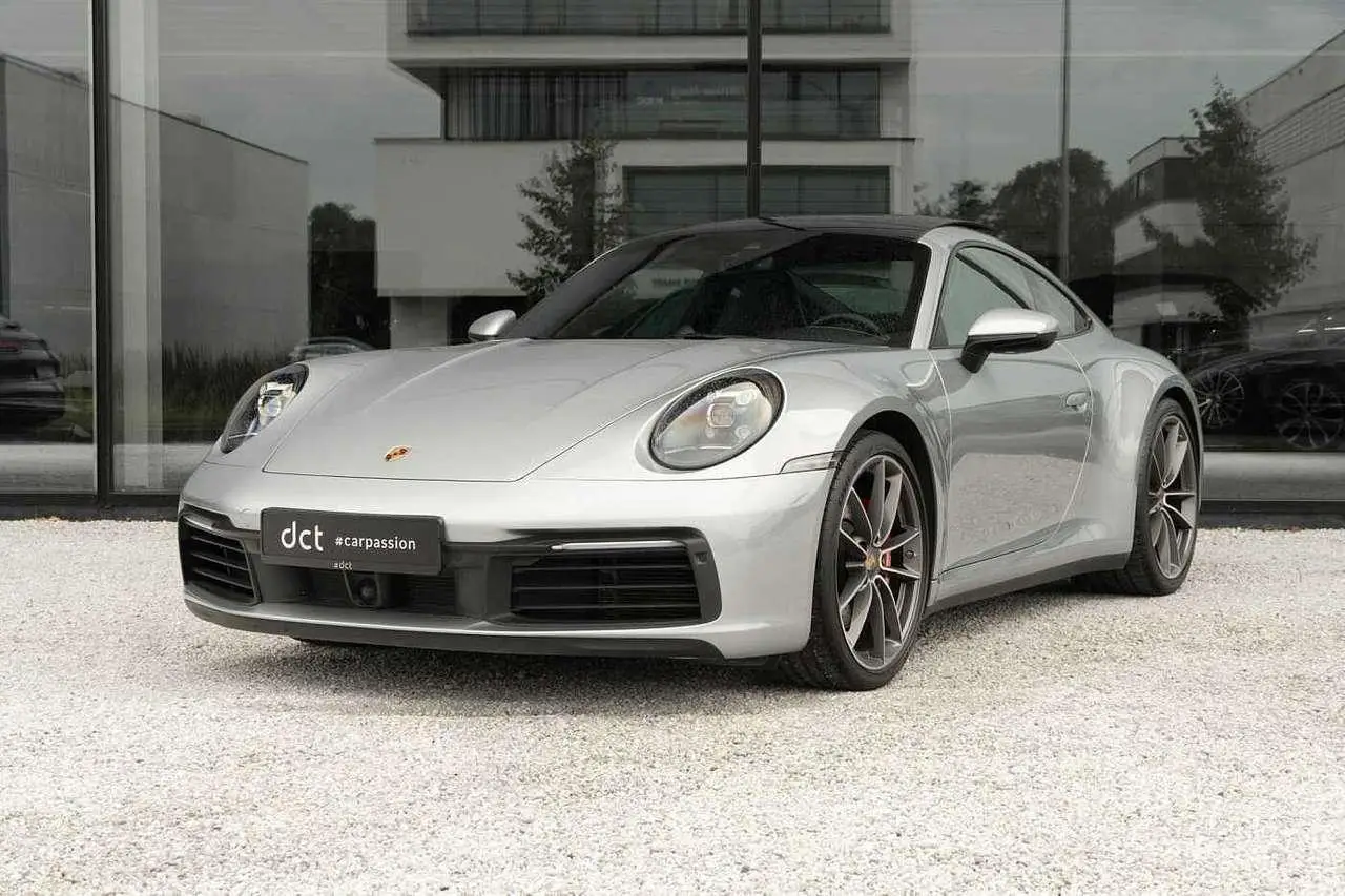 Photo 1 : Porsche 992 2019 Essence