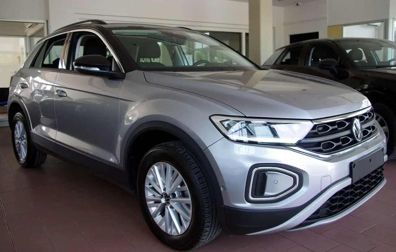 Photo 1 : Volkswagen T-roc 2022 Petrol