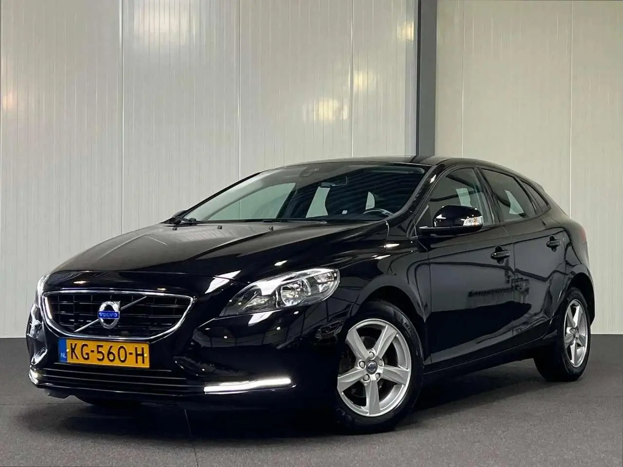 Photo 1 : Volvo V40 2015 Diesel