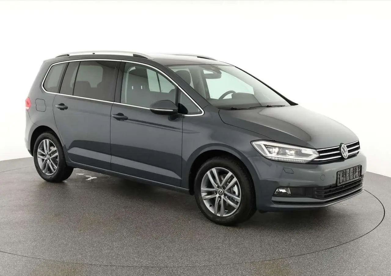 Photo 1 : Volkswagen Touran 2024 Petrol