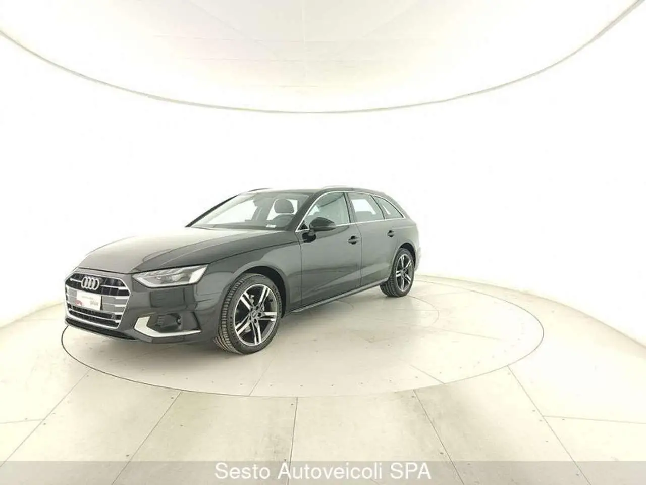 Photo 1 : Audi A4 2024 Hybride