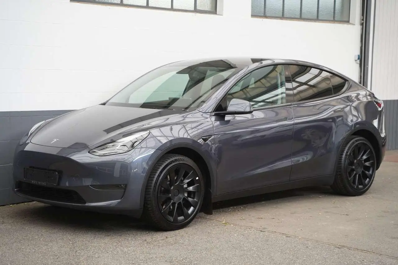 Photo 1 : Tesla Model Y 2023 Electric