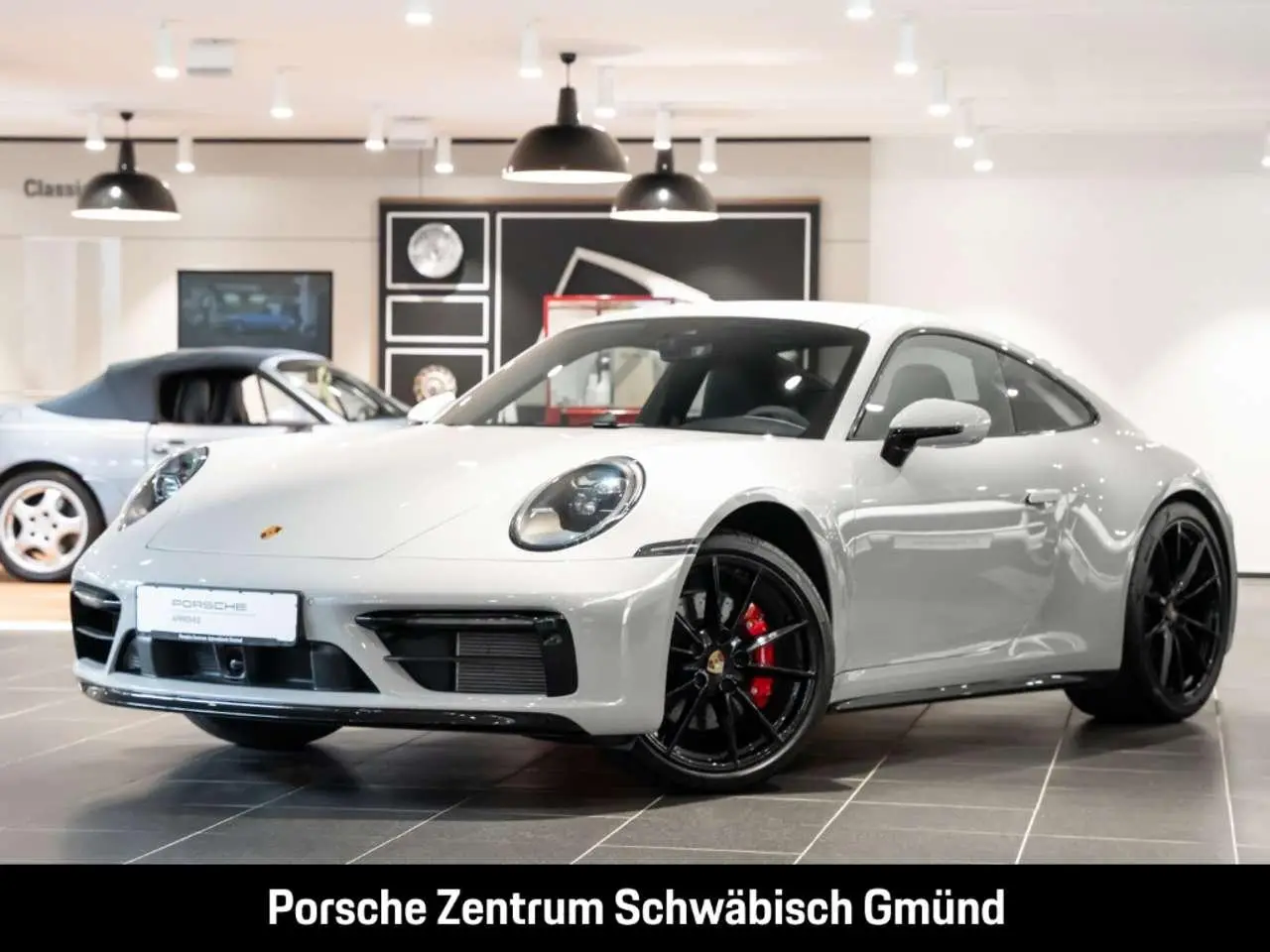 Photo 1 : Porsche 992 2024 Essence