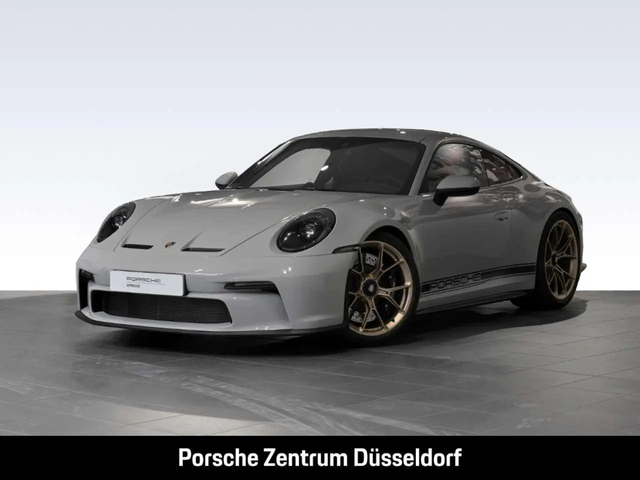 Photo 1 : Porsche 992 2021 Petrol