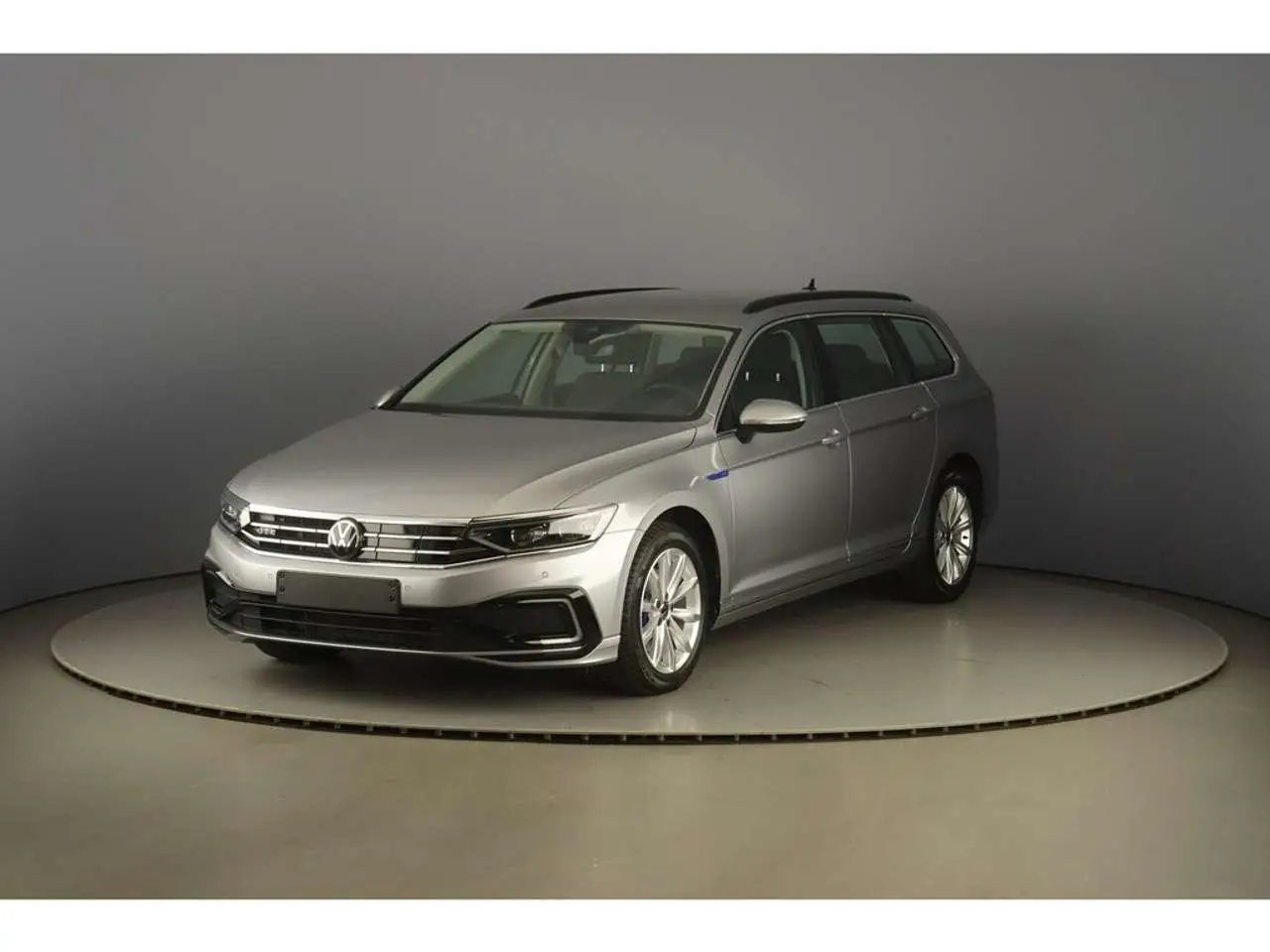 Photo 1 : Volkswagen Passat 2023 Hybride