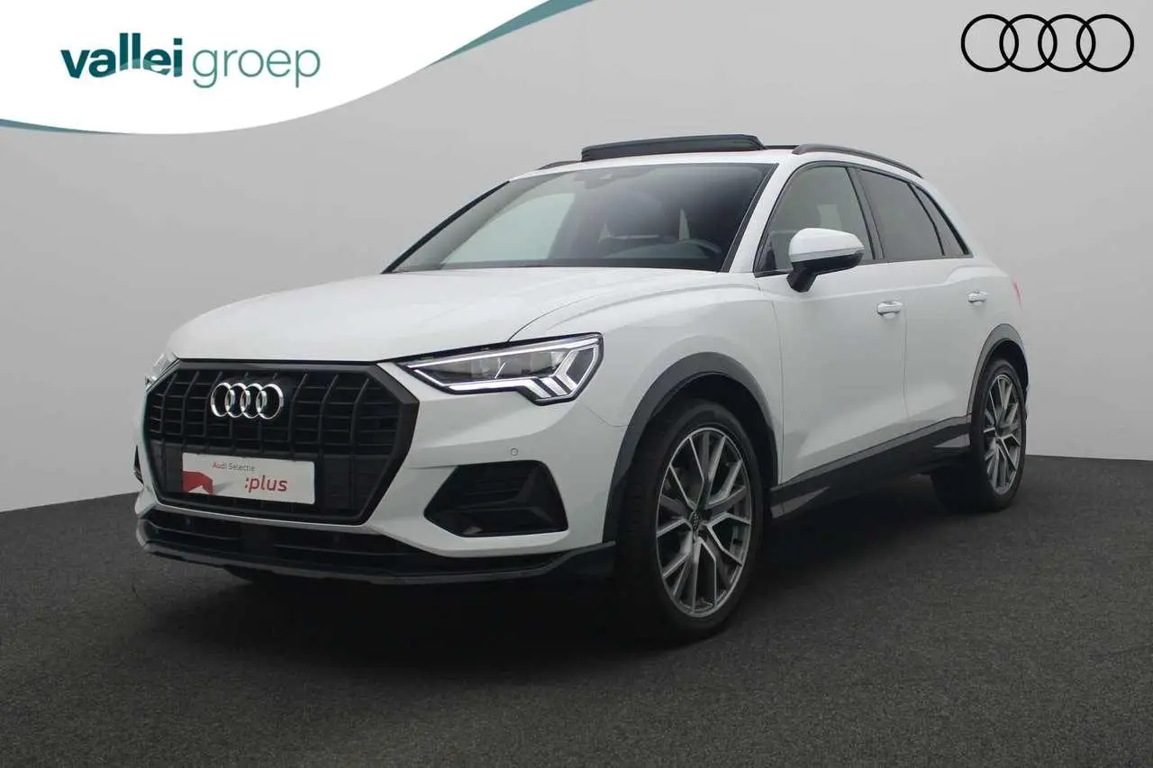 Photo 1 : Audi Q3 2019 Petrol