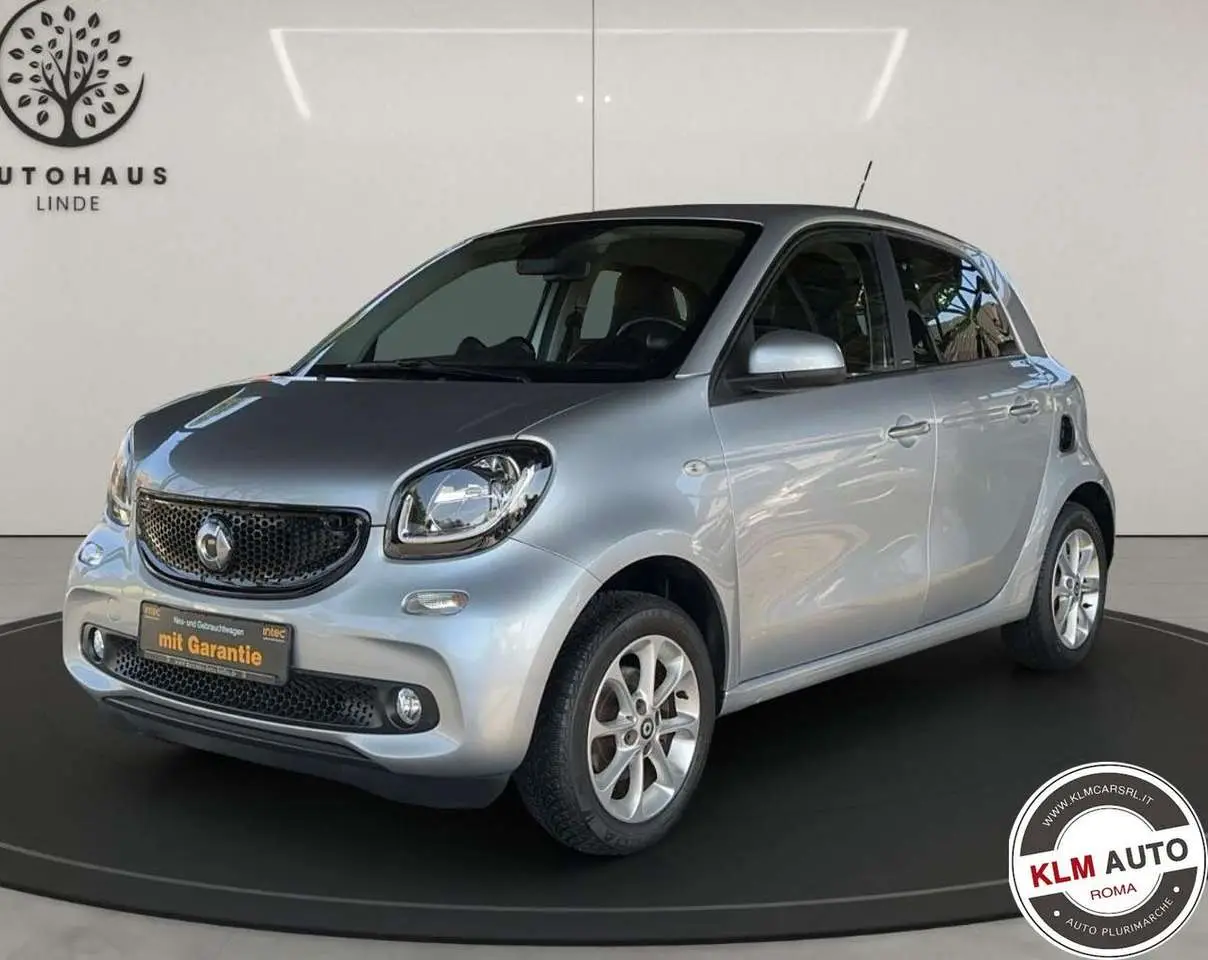 Photo 1 : Smart Forfour 2018 Petrol