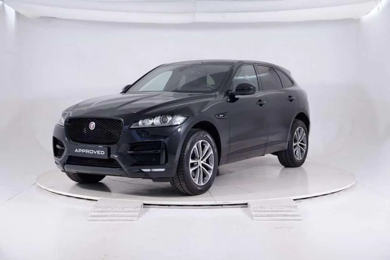 Photo 1 : Jaguar F-pace 2020 Essence