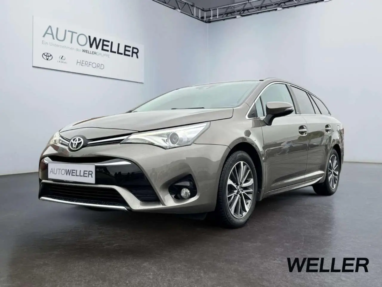 Photo 1 : Toyota Avensis 2018 Petrol