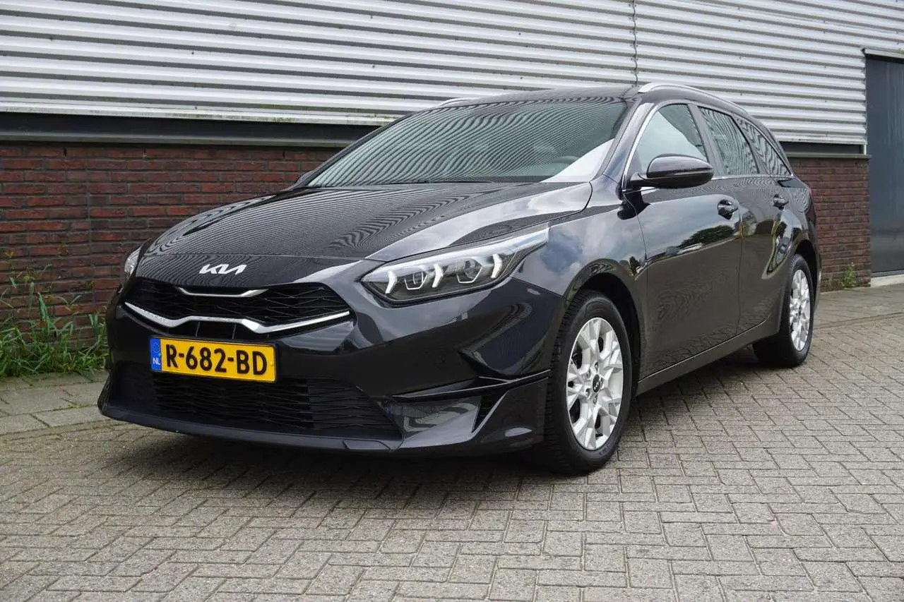 Photo 1 : Kia Ceed 2022 Petrol