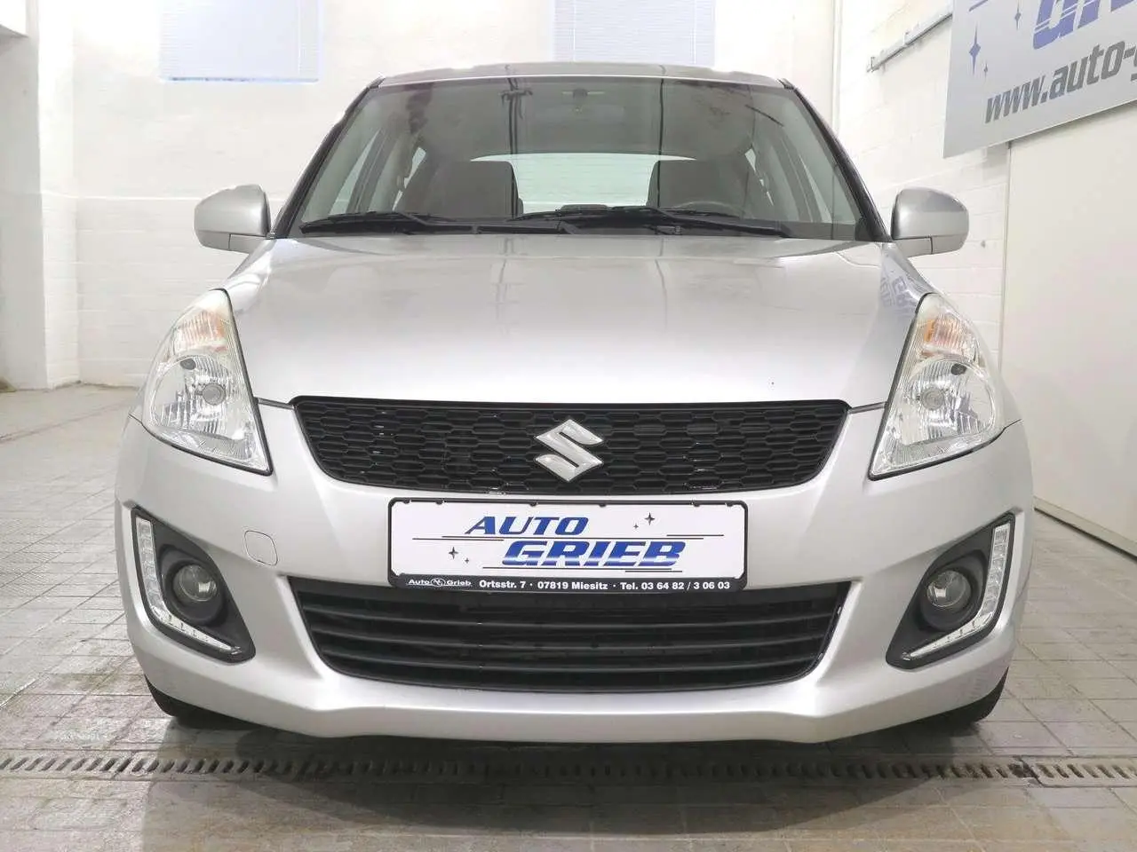 Photo 1 : Suzuki Swift 2016 Petrol