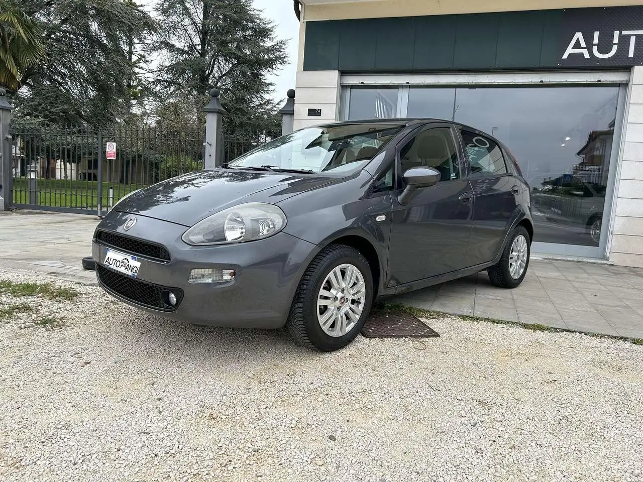 Photo 1 : Fiat Punto 2017 Petrol