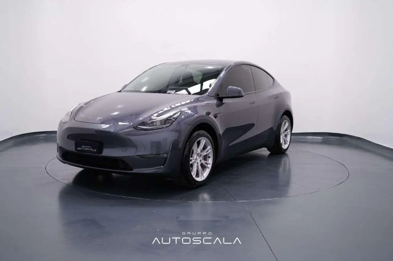 Photo 1 : Tesla Model Y 2023 Électrique