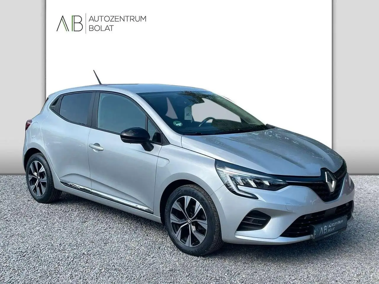 Photo 1 : Renault Clio 2023 Petrol