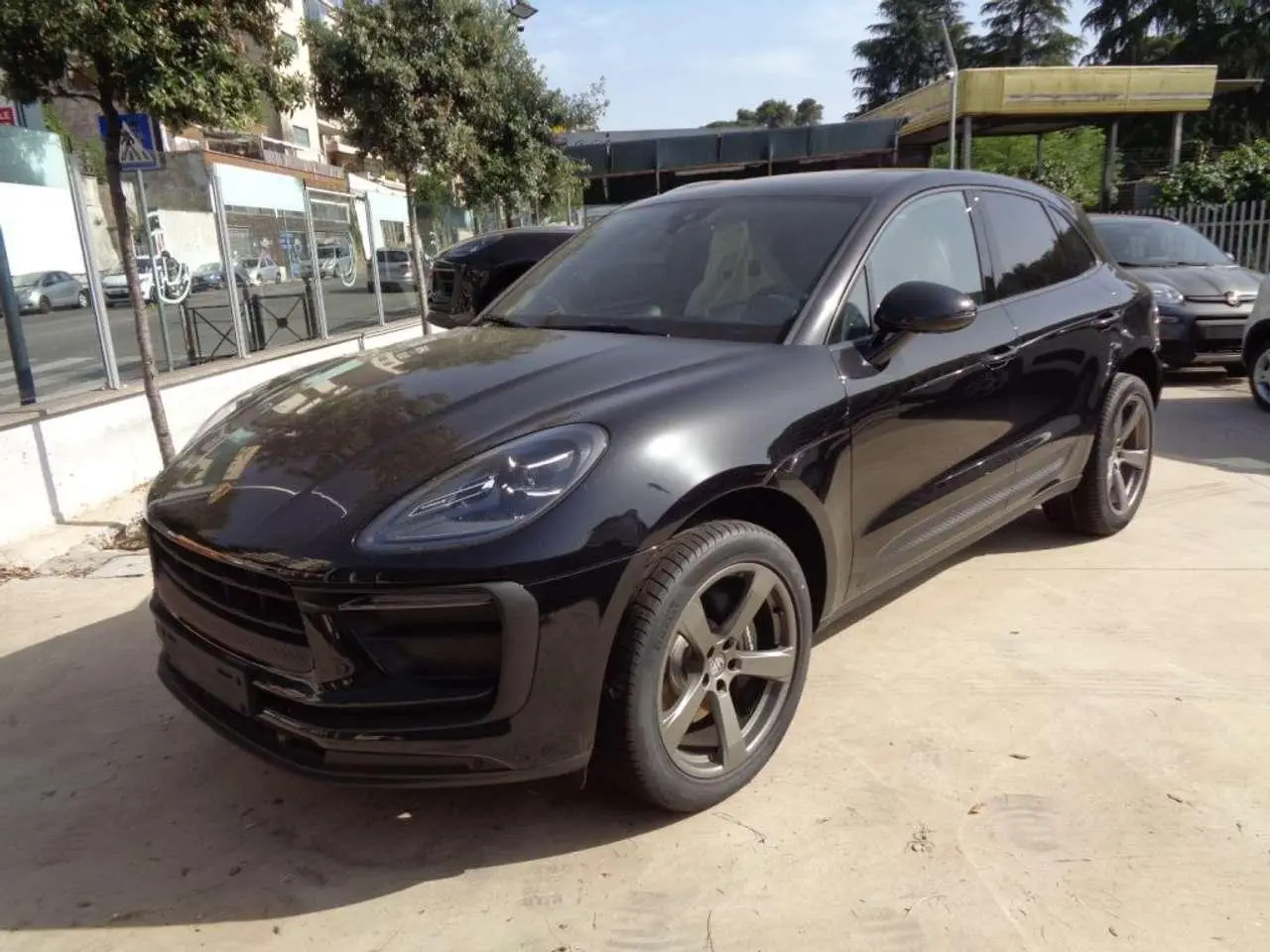 Photo 1 : Porsche Macan 2023 Essence