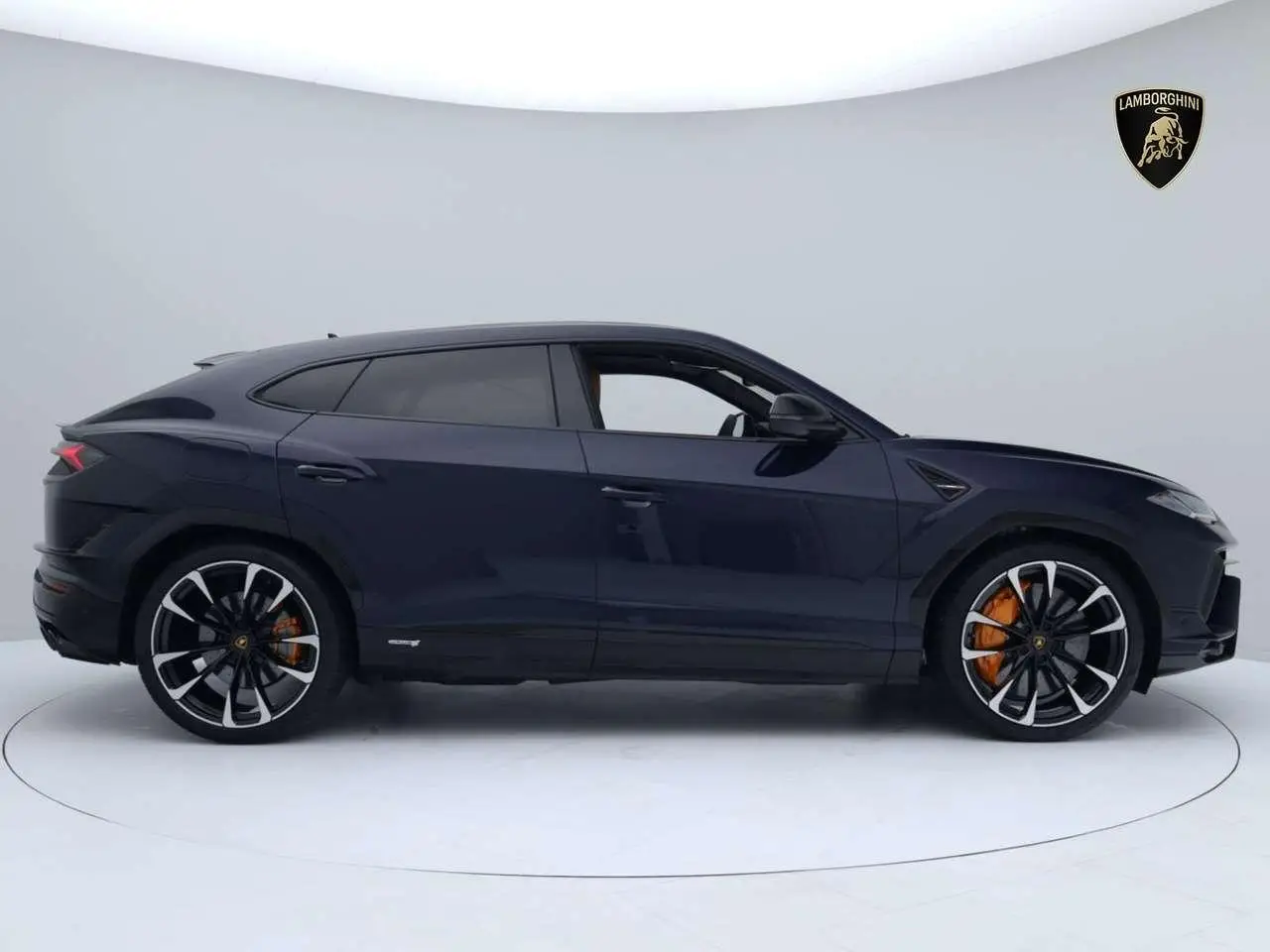 Photo 1 : Lamborghini Urus 2024 Petrol