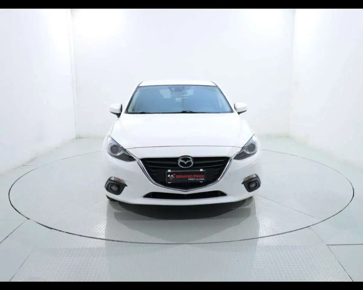 Photo 1 : Mazda 3 2016 Petrol