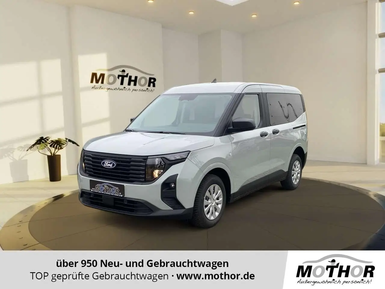 Photo 1 : Ford Tourneo 2024 Essence