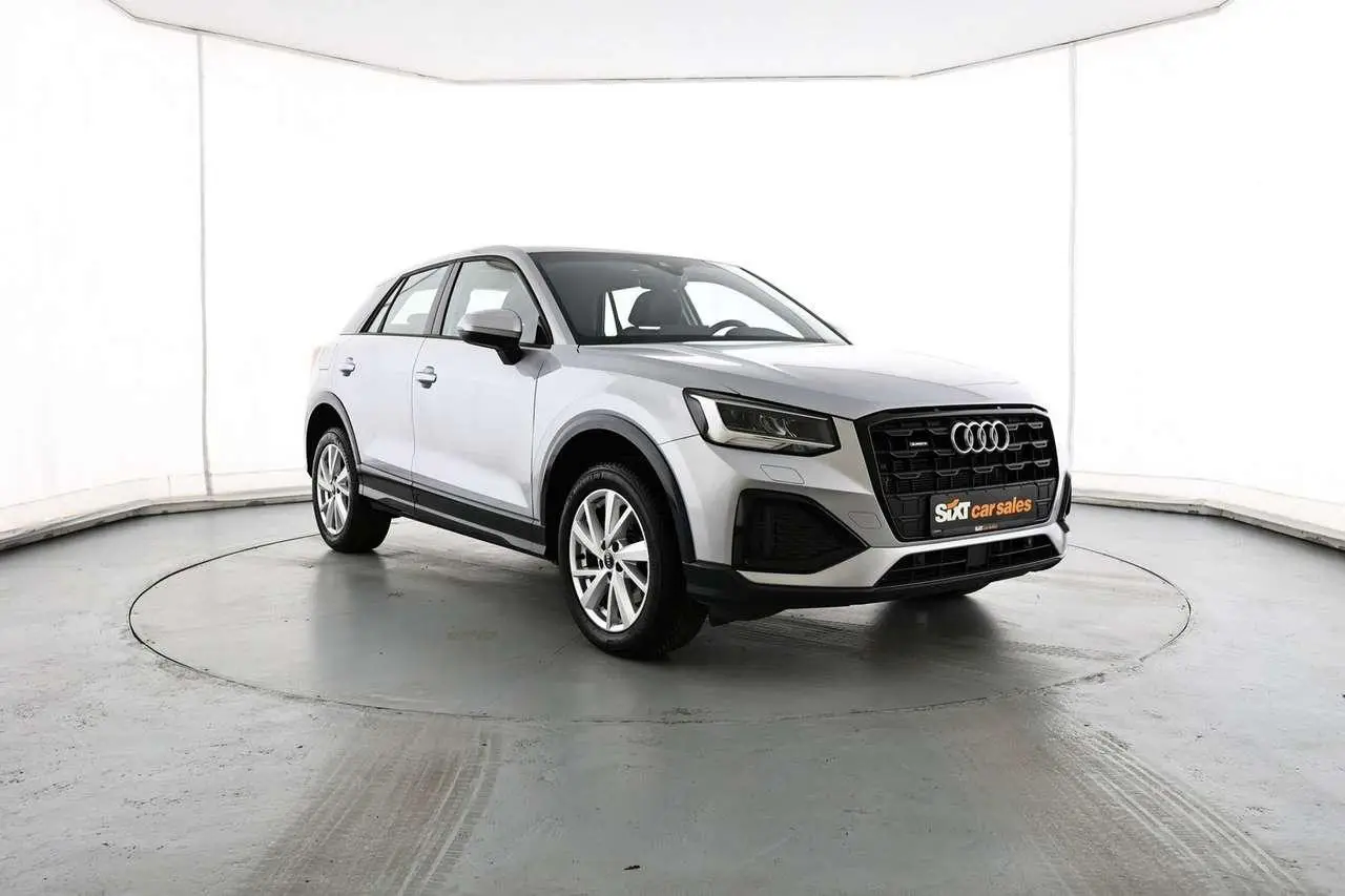 Photo 1 : Audi Q2 2023 Petrol