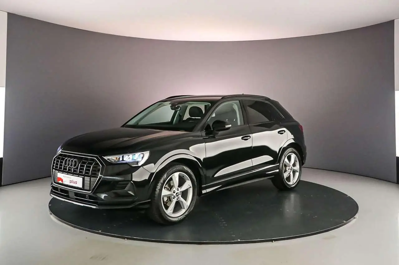 Photo 1 : Audi Q3 2022 Essence