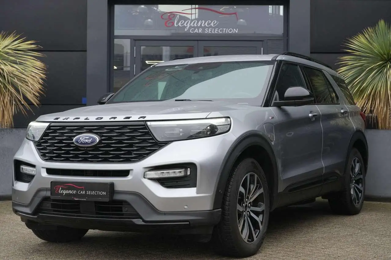 Photo 1 : Ford Explorer 2020 Hybride