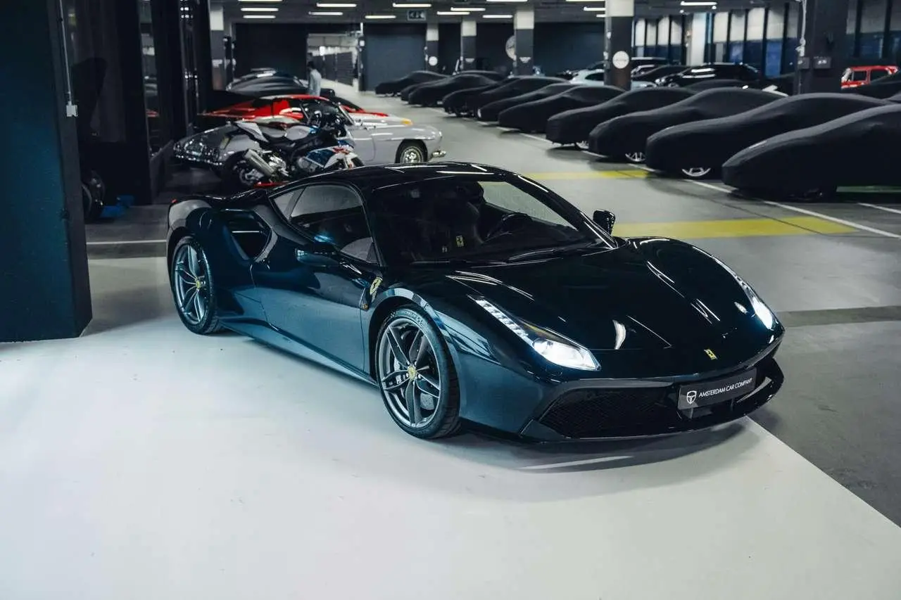 Photo 1 : Ferrari 488 2018 Petrol