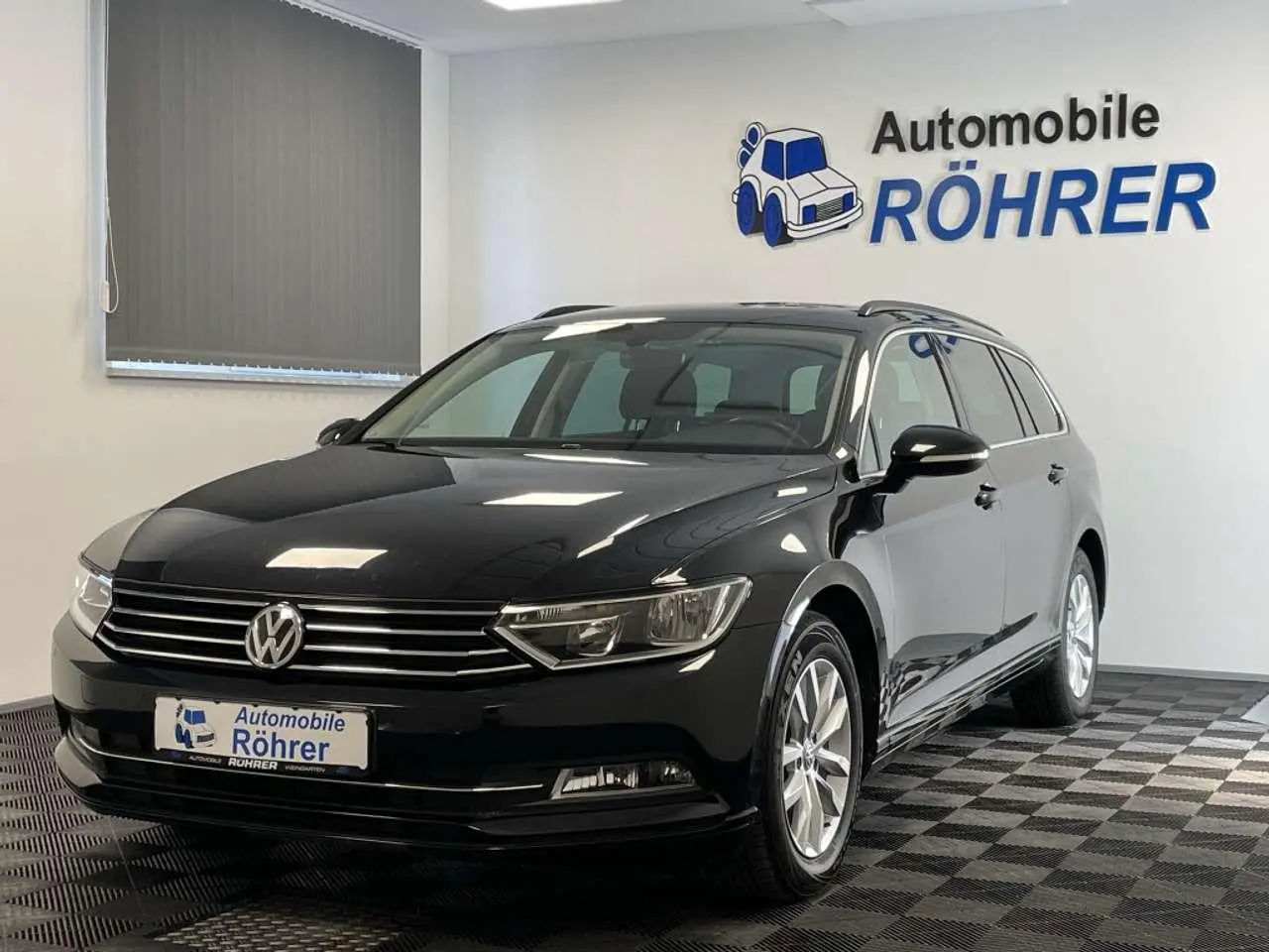 Photo 1 : Volkswagen Passat 2018 Petrol