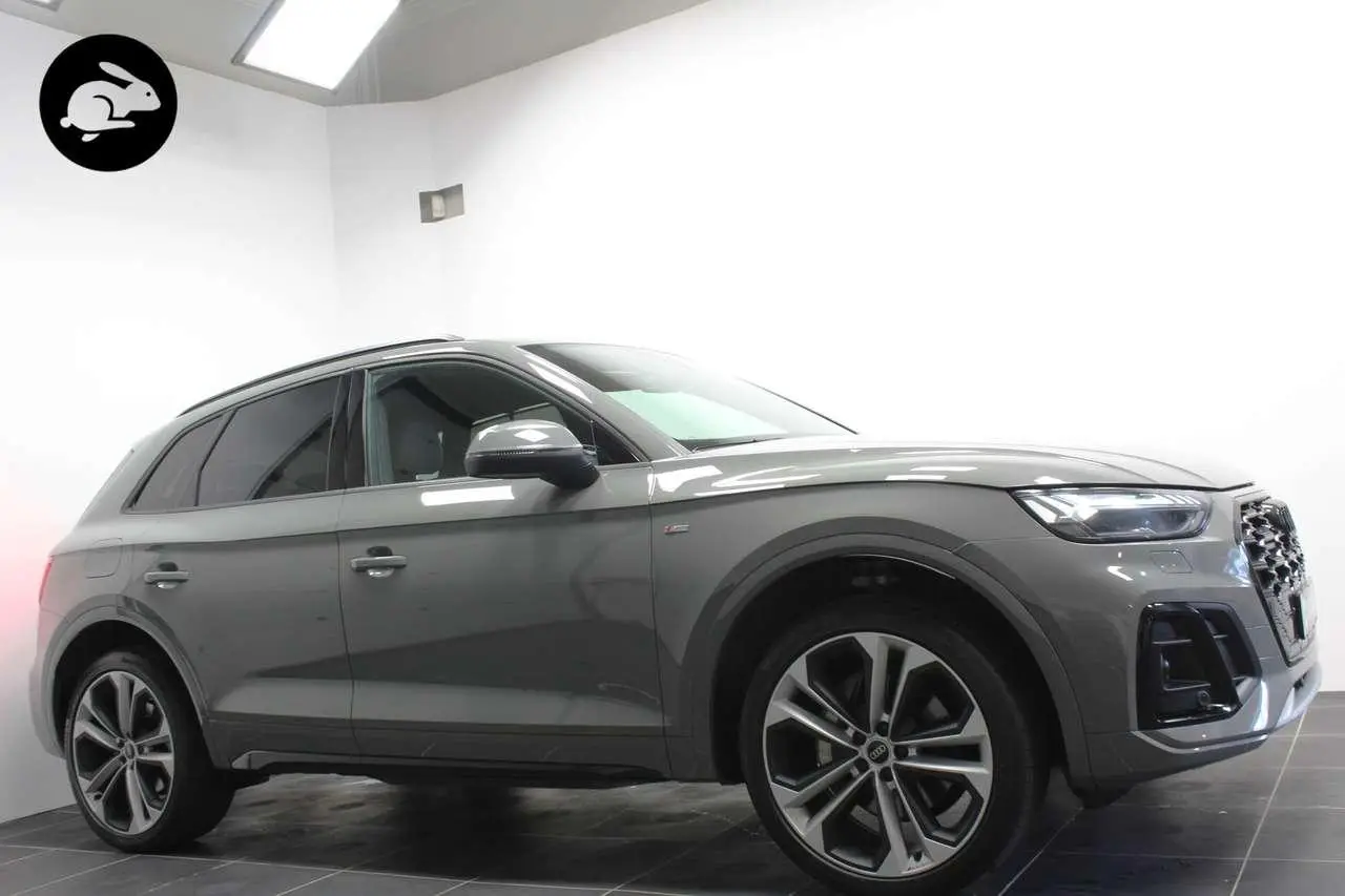 Photo 1 : Audi Q5 2021 Hybride